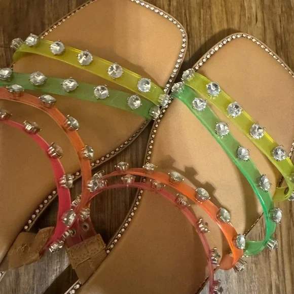 Sandals - Picture 4 of 4